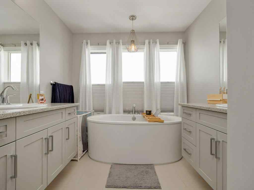 MLS® A2245962 - 102 Blackwolf Bay N in Blackwolf 1 Lethbridge, Residential