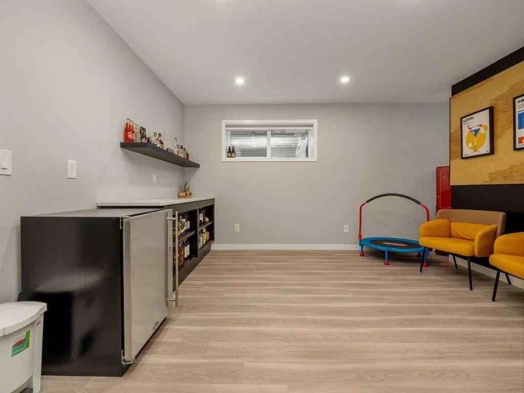 MLS® A2245962 - 102 Blackwolf Bay N in Blackwolf 1 Lethbridge, Residential
