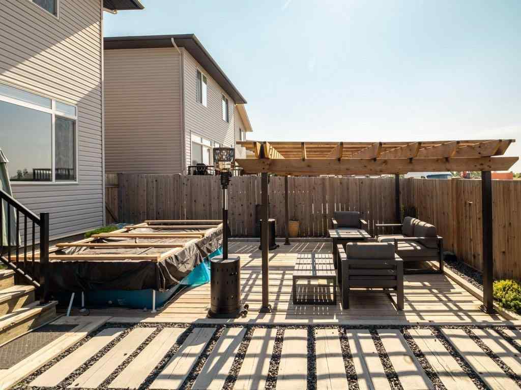 MLS® A2245962 - 102 Blackwolf Bay N in Blackwolf 1 Lethbridge, Residential