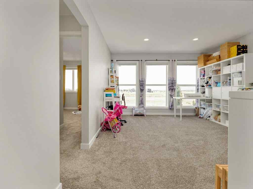 MLS® A2245962 - 102 Blackwolf Bay N in Blackwolf 1 Lethbridge, Residential