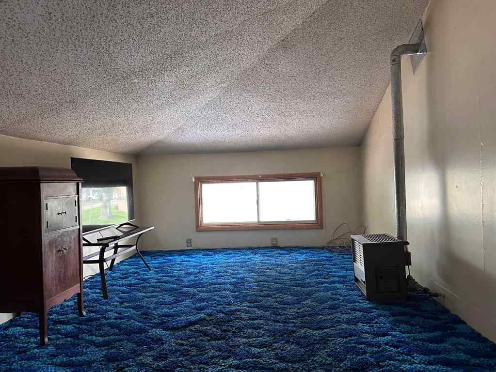 MLS® A2245963 - 702 8 Street SW in SW Hill Medicine Hat, Residential