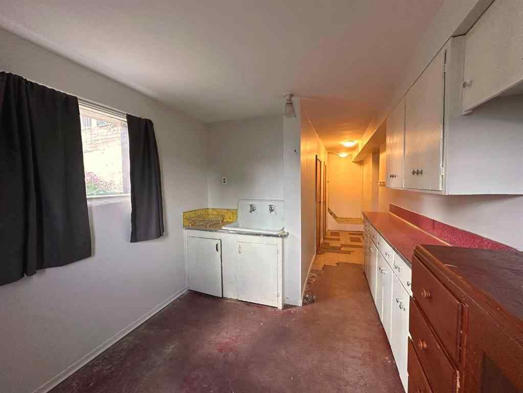 MLS® A2245963 - 702 8 Street SW in SW Hill Medicine Hat, Residential