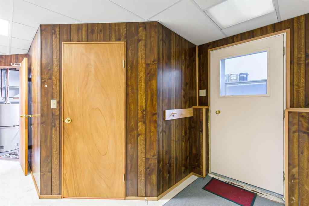 MLS® A2245966 - 204 Silverthorn Close  in NONE Olds, Residential