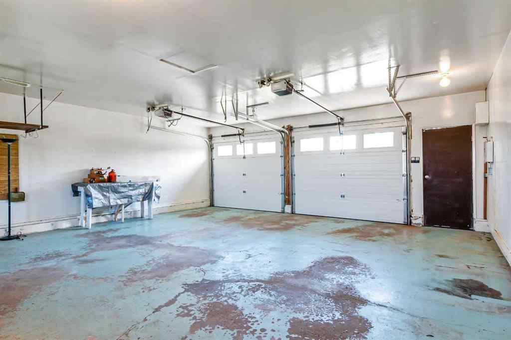 MLS® A2245966 - 204 Silverthorn Close  in NONE Olds, Residential