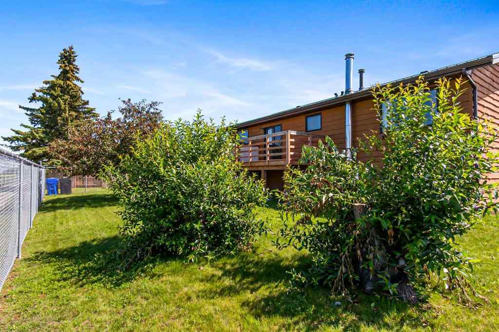 MLS® A2245966 - 204 Silverthorn Close  in NONE Olds, Residential