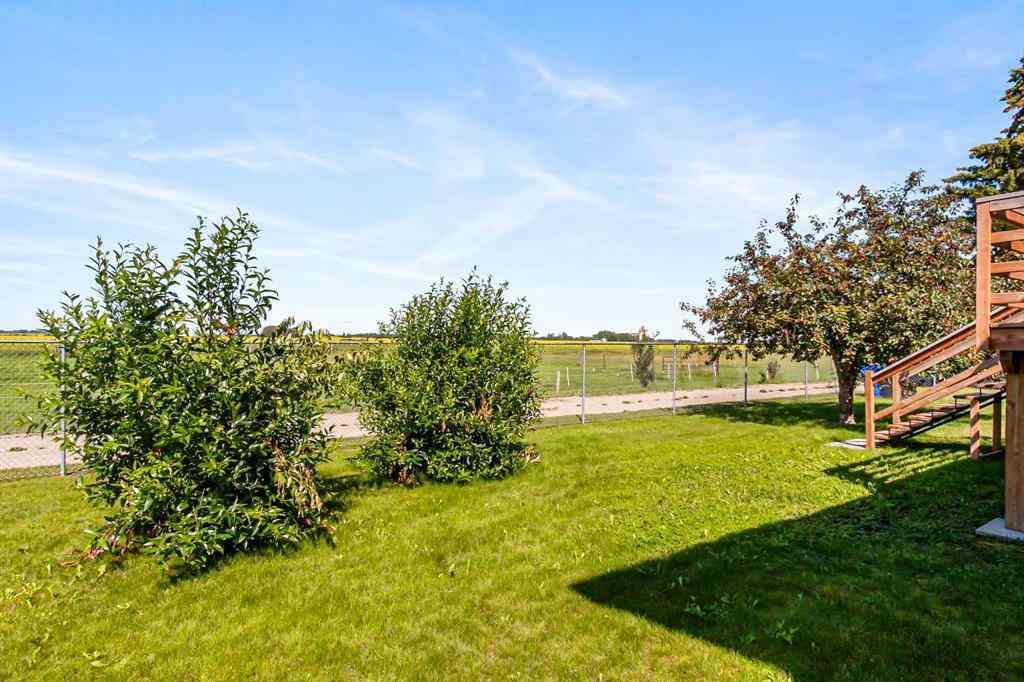 MLS® A2245966 - 204 Silverthorn Close  in NONE Olds, Residential