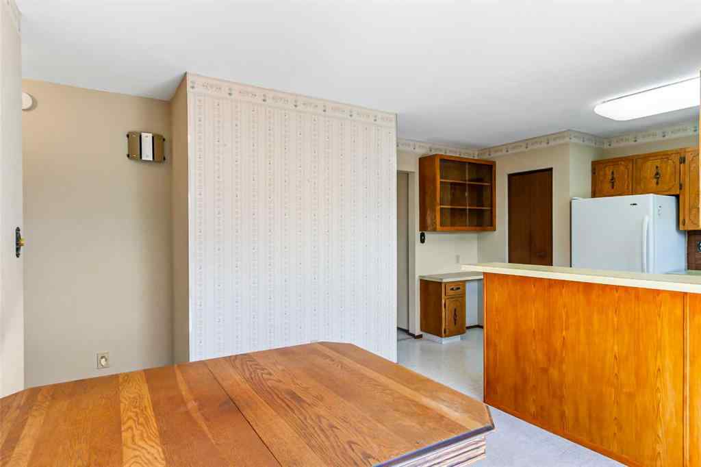 MLS® A2245966 - 204 Silverthorn Close  in NONE Olds, Residential
