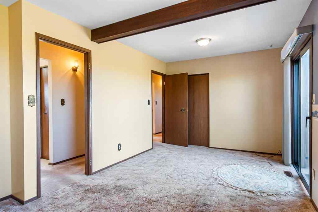 MLS® A2245966 - 204 Silverthorn Close  in NONE Olds, Residential