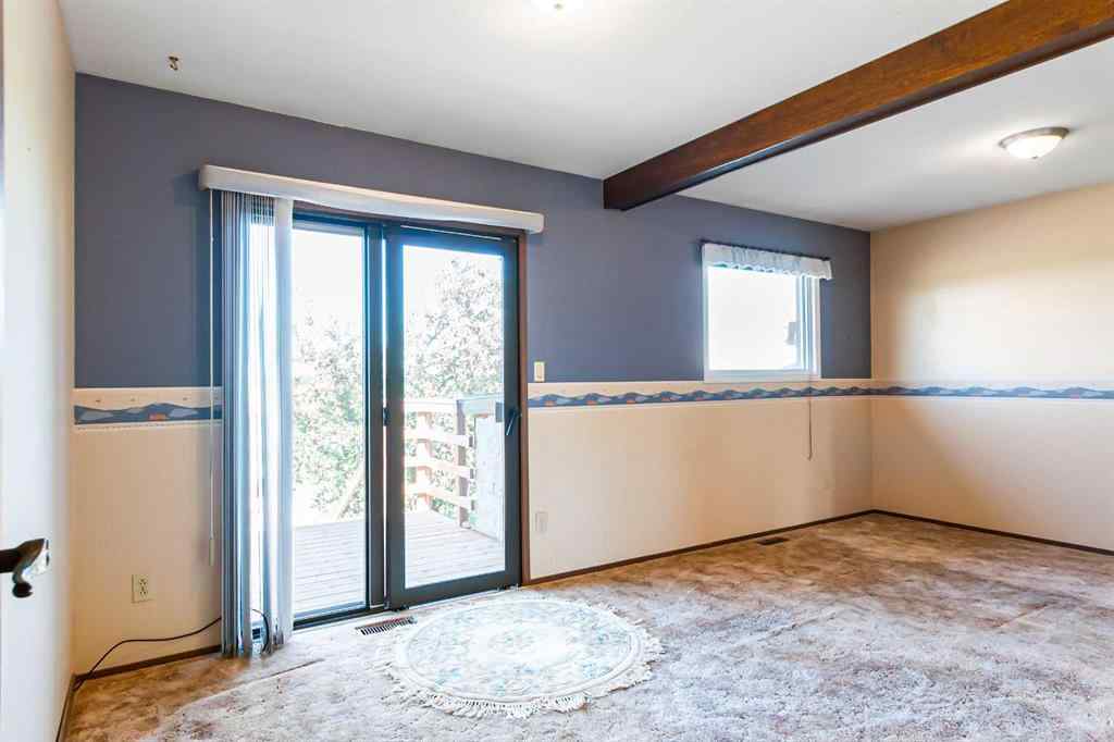 MLS® A2245966 - 204 Silverthorn Close  in NONE Olds, Residential