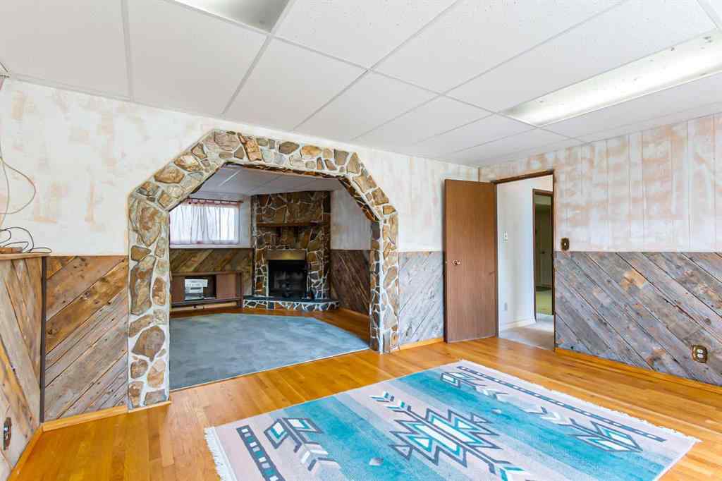 MLS® A2245966 - 204 Silverthorn Close  in NONE Olds, Residential