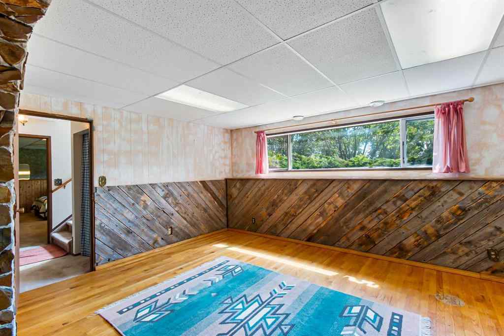MLS® A2245966 - 204 Silverthorn Close  in NONE Olds, Residential