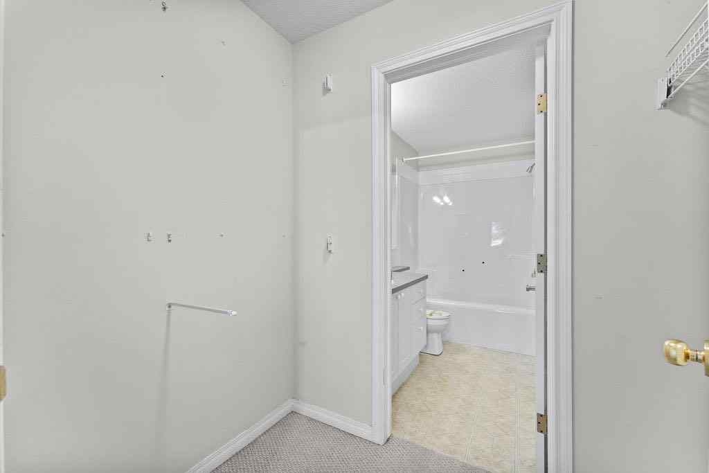 MLS® A2245973 - Unit #109 4507 45 Street SW in Glamorgan Calgary, Residential