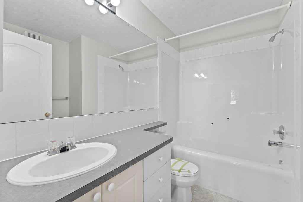 MLS® A2245973 - Unit #109 4507 45 Street SW in Glamorgan Calgary, Residential
