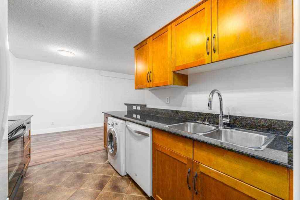 MLS® A2245976 - Unit #202 333 5 Avenue NE in Crescent Heights Calgary, Residential