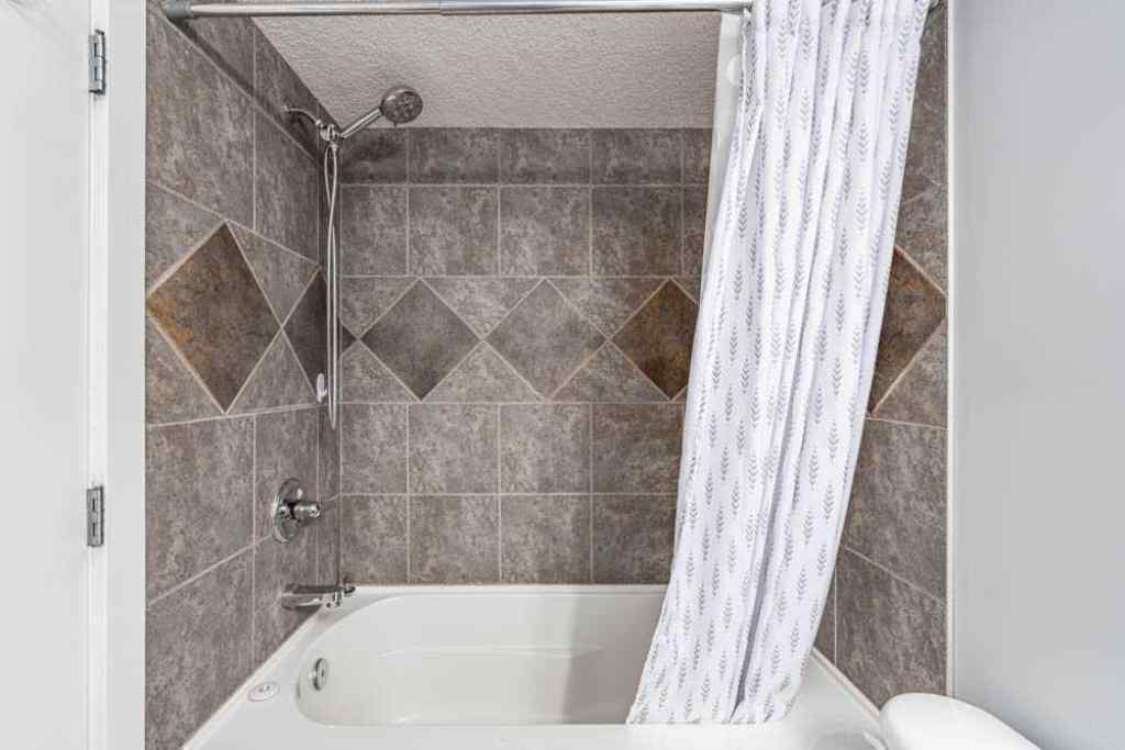MLS® A2245976 - Unit #202 333 5 Avenue NE in Crescent Heights Calgary, Residential
