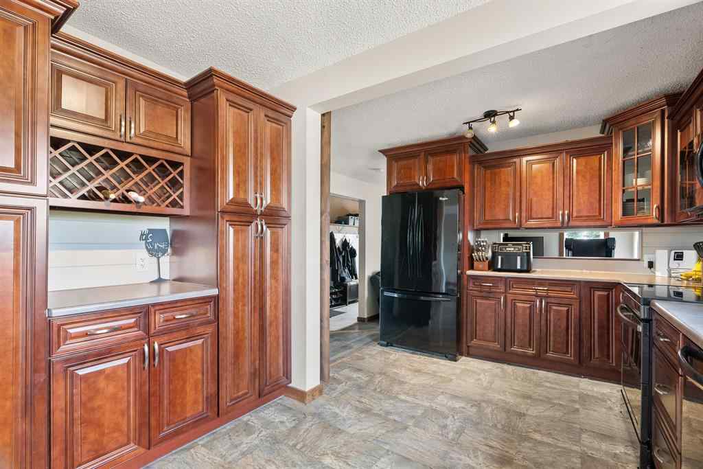 MLS® A2245977 - 170 Community Lane  in Saprae Creek Estates Saprae Creek, Residential