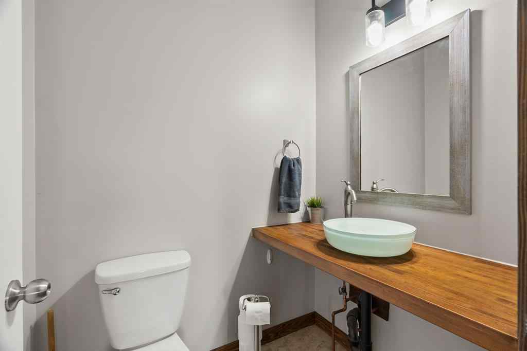 MLS® A2245977 - 170 Community Lane  in Saprae Creek Estates Saprae Creek, Residential