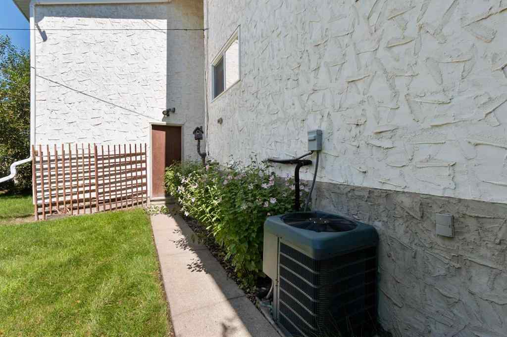 MLS® A2245978 - 5206 57 Avenue  in NONE Olds, Residential