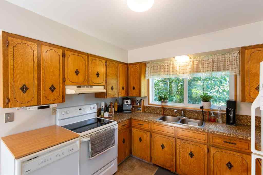 MLS® A2245978 - 5206 57 Avenue  in NONE Olds, Residential