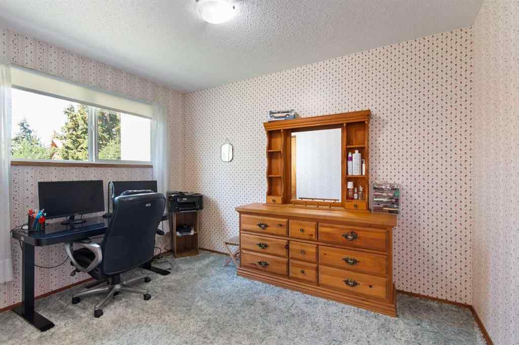 MLS® A2245978 - 5206 57 Avenue  in NONE Olds, Residential