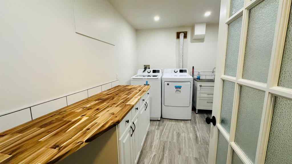 MLS® A2245989 - 1507 2 Avenue  NW in Midland Drumheller, Residential