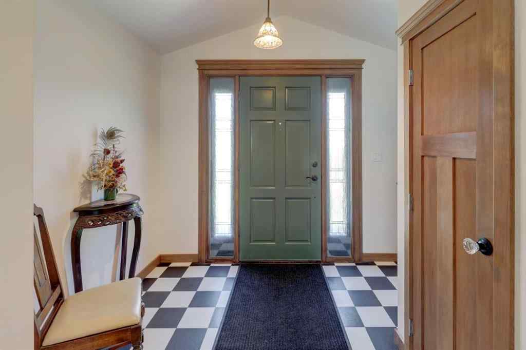 MLS® A2245989 - 1507 2 Avenue  NW in Midland Drumheller, Residential