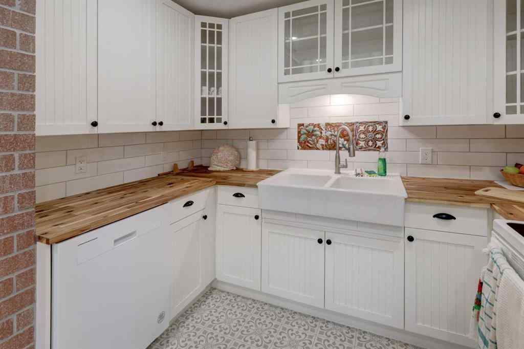 MLS® A2245989 - 1507 2 Avenue  NW in Midland Drumheller, Residential