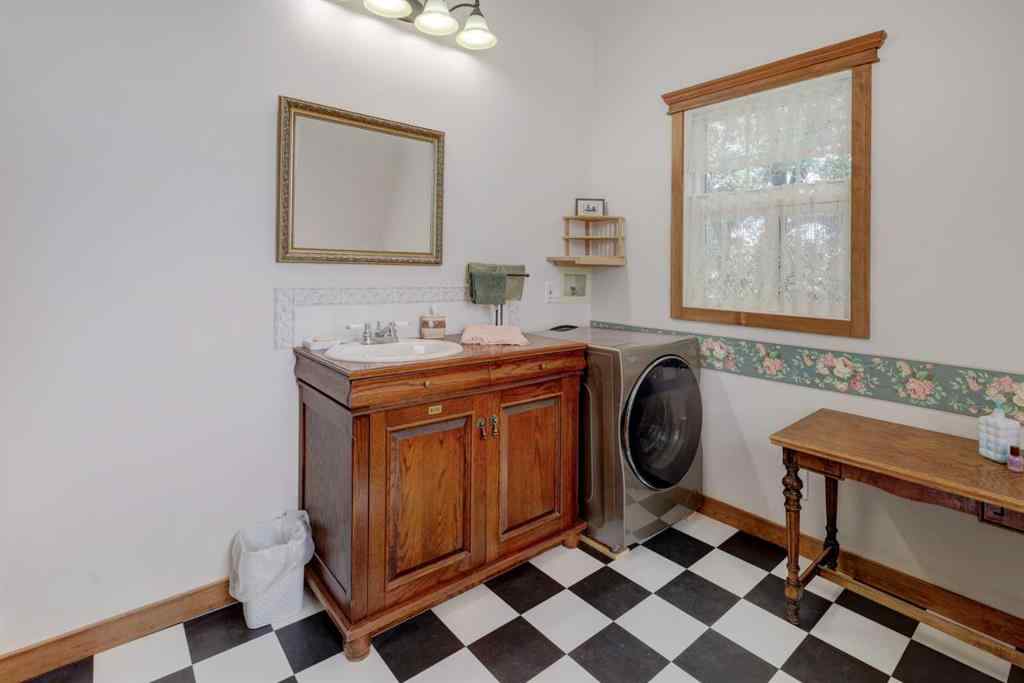 MLS® A2245989 - 1507 2 Avenue  NW in Midland Drumheller, Residential