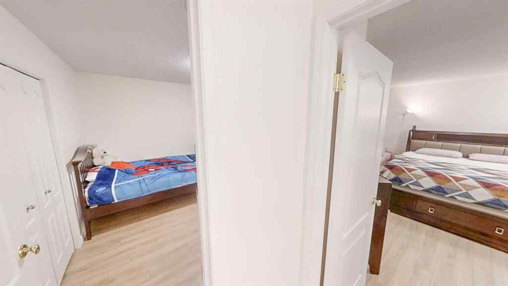 MLS® A2245992 - 305 Sierra Morena Green SW in Signal Hill Calgary, Residential