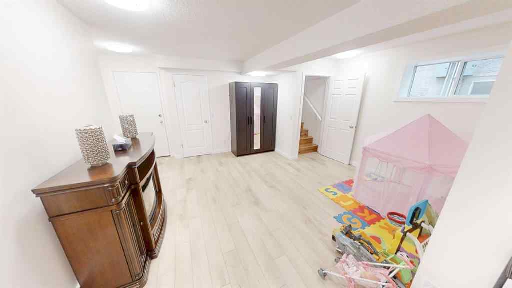 MLS® A2245992 - 305 Sierra Morena Green SW in Signal Hill Calgary, Residential