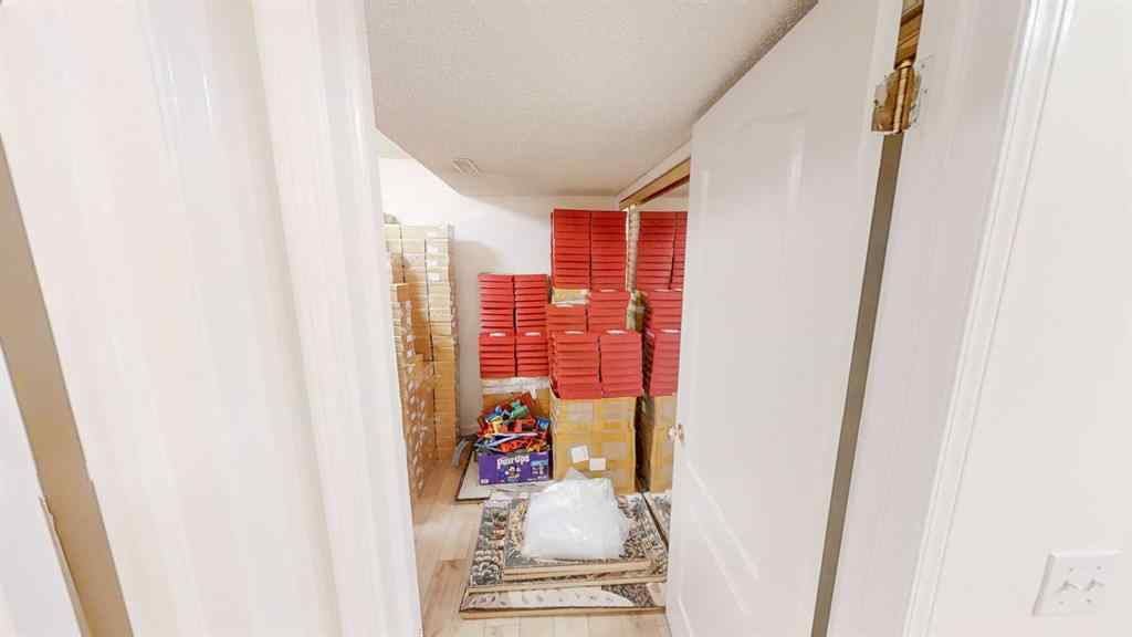MLS® A2245992 - 305 Sierra Morena Green SW in Signal Hill Calgary, Residential