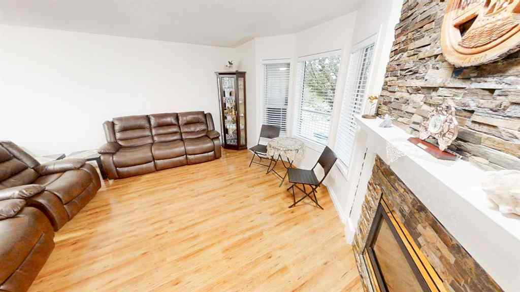 MLS® A2245992 - 305 Sierra Morena Green SW in Signal Hill Calgary, Residential