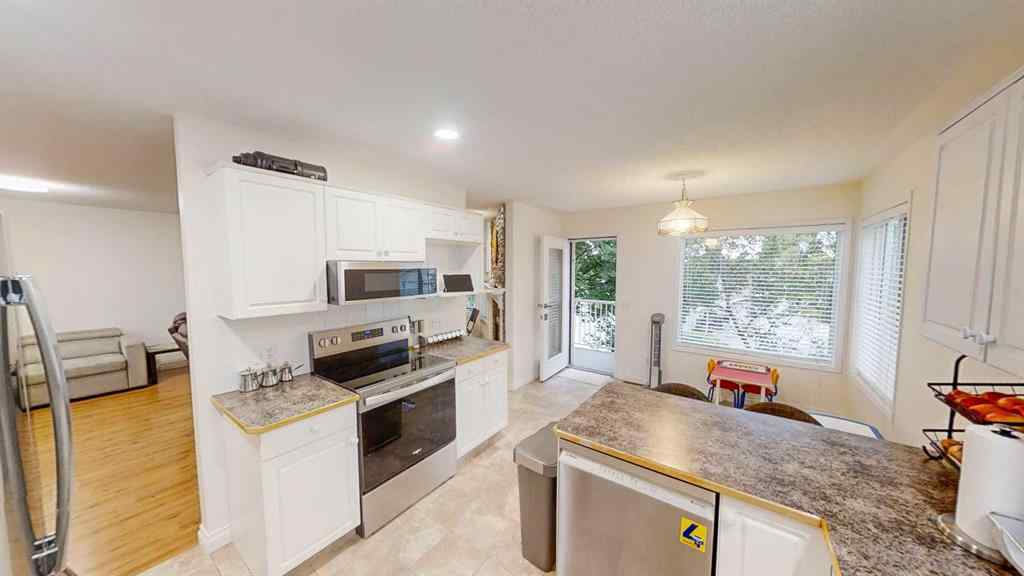 MLS® A2245992 - 305 Sierra Morena Green SW in Signal Hill Calgary, Residential