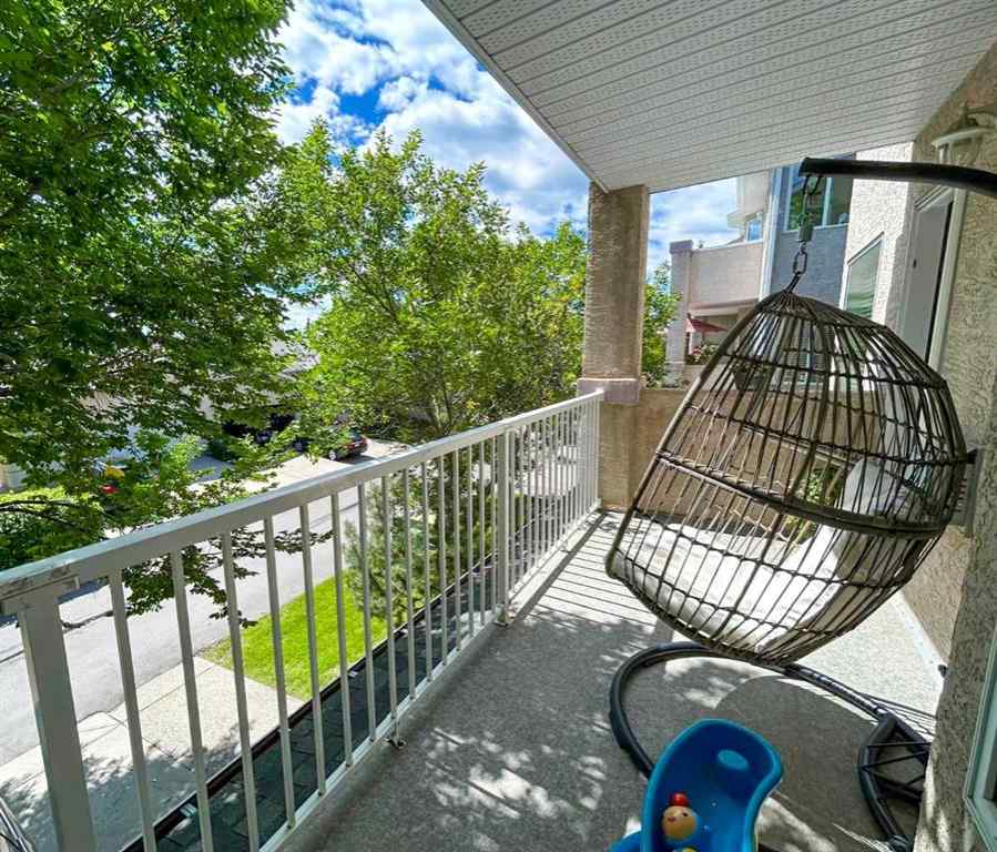 MLS® A2245992 - 305 Sierra Morena Green SW in Signal Hill Calgary, Residential
