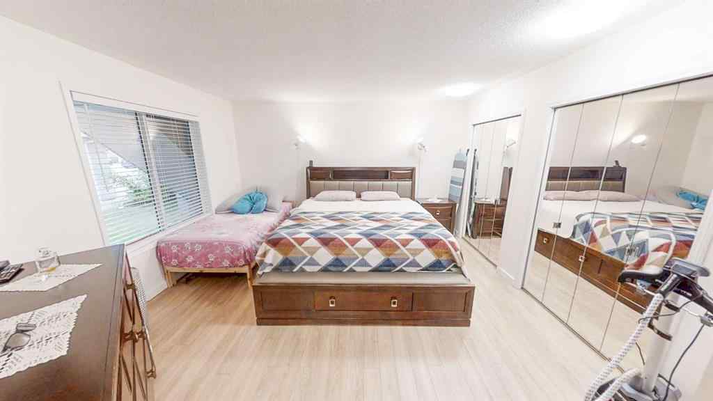 MLS® A2245992 - 305 Sierra Morena Green SW in Signal Hill Calgary, Residential