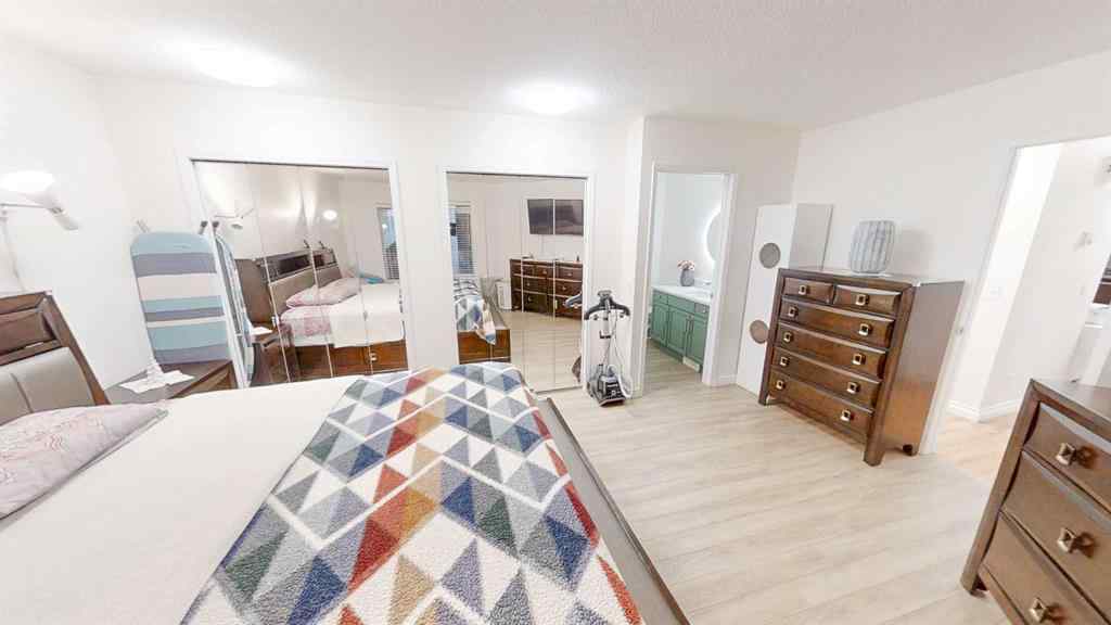 MLS® A2245992 - 305 Sierra Morena Green SW in Signal Hill Calgary, Residential
