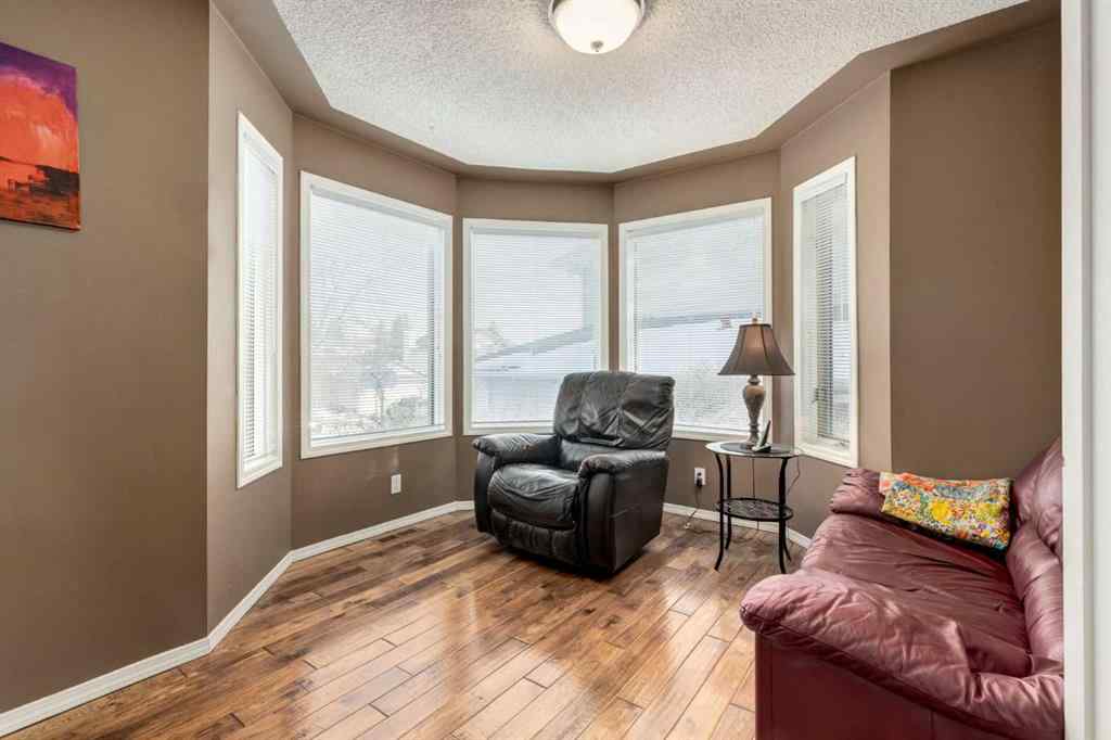 MLS® A2246020 - 82 Hawkdale Circle NW in Hawkwood Calgary, Residential