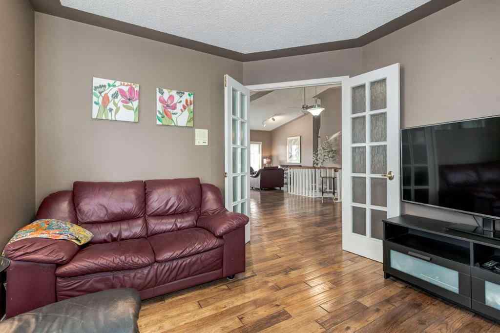 MLS® A2246020 - 82 Hawkdale Circle NW in Hawkwood Calgary, Residential