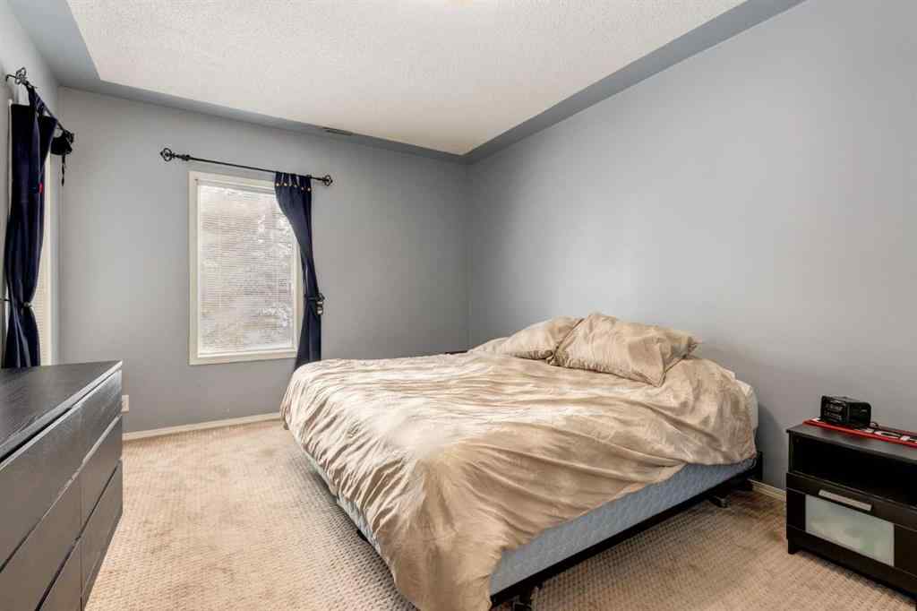 MLS® A2246020 - 82 Hawkdale Circle NW in Hawkwood Calgary, Residential