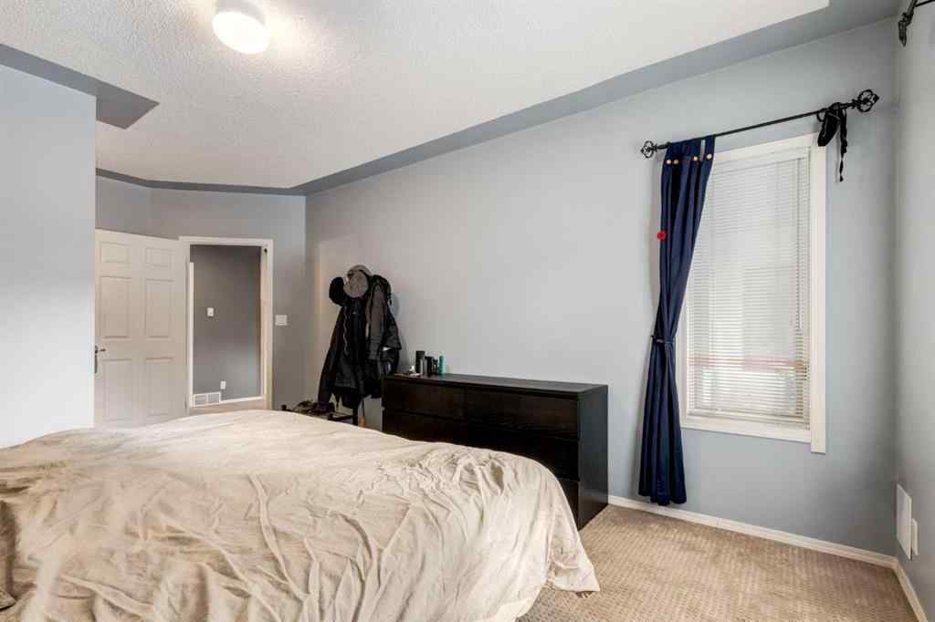 MLS® A2246020 - 82 Hawkdale Circle NW in Hawkwood Calgary, Residential