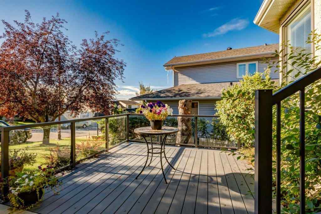 MLS® A2246020 - 82 Hawkdale Circle NW in Hawkwood Calgary, Residential
