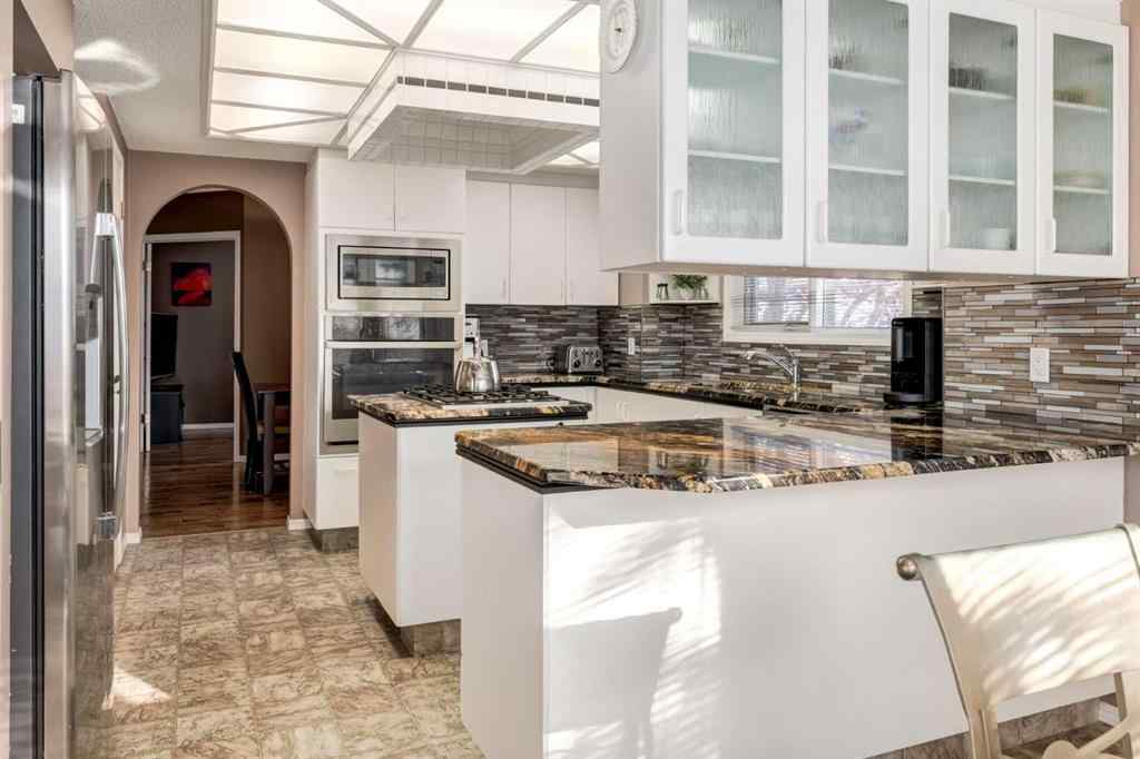 MLS® A2246020 - 82 Hawkdale Circle NW in Hawkwood Calgary, Residential