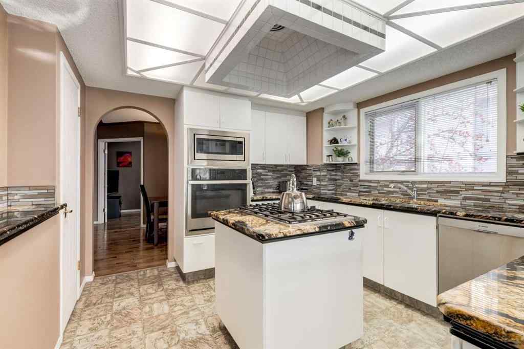 MLS® A2246020 - 82 Hawkdale Circle NW in Hawkwood Calgary, Residential