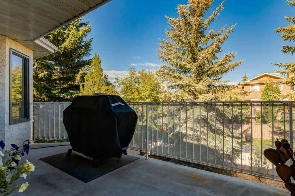 MLS® A2246020 - 82 Hawkdale Circle NW in Hawkwood Calgary, Residential