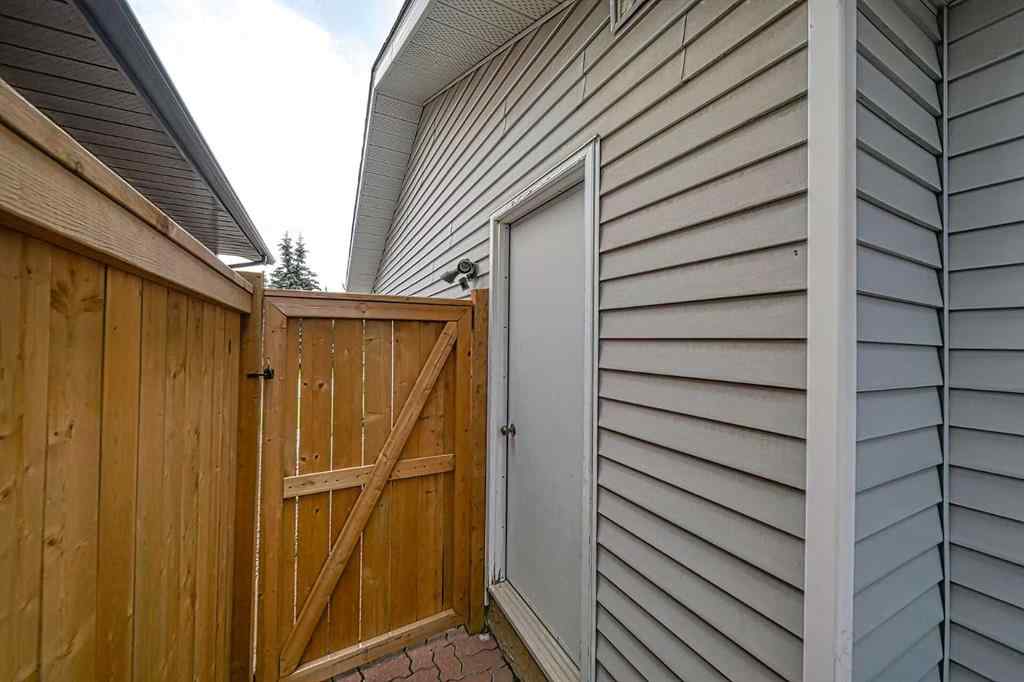 MLS® A2246023 - 456 Hawkhill Place NW in Hawkwood Calgary, Residential