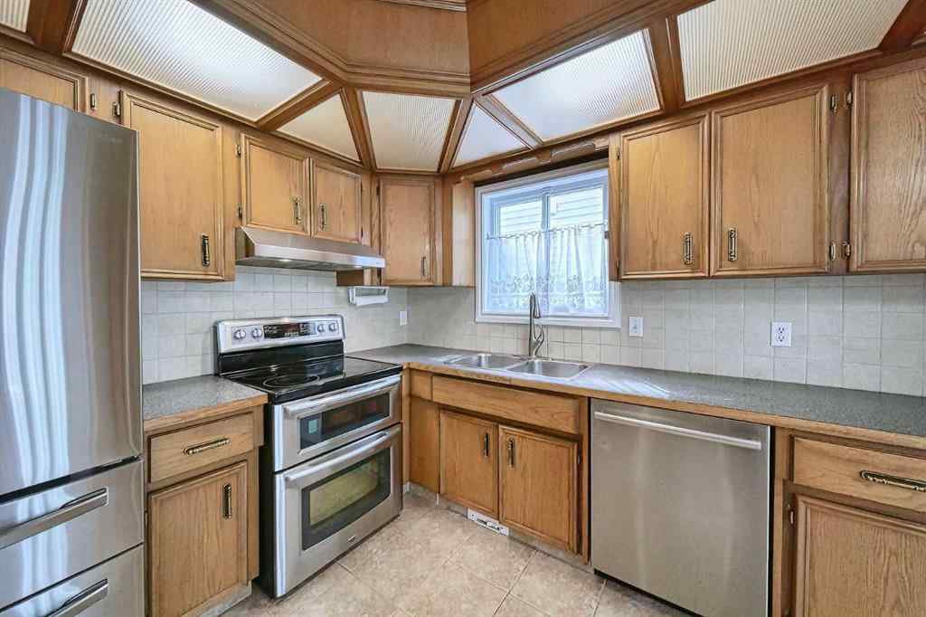 MLS® A2246023 - 456 Hawkhill Place NW in Hawkwood Calgary, Residential