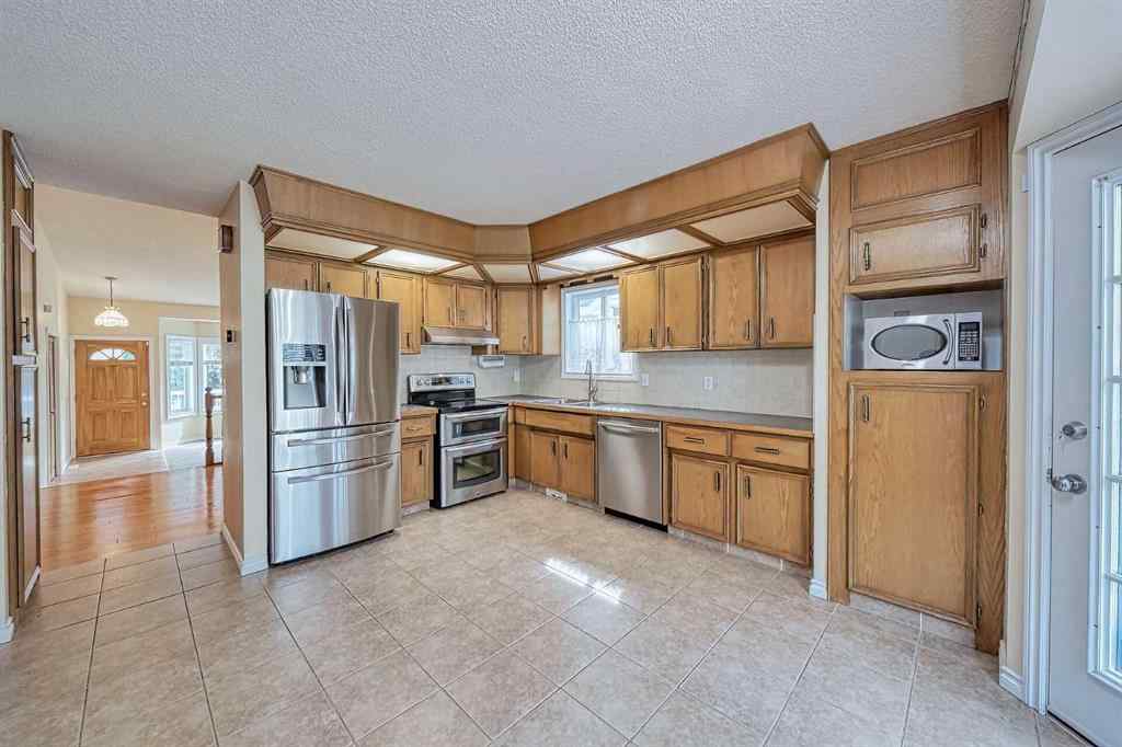 MLS® A2246023 - 456 Hawkhill Place NW in Hawkwood Calgary, Residential