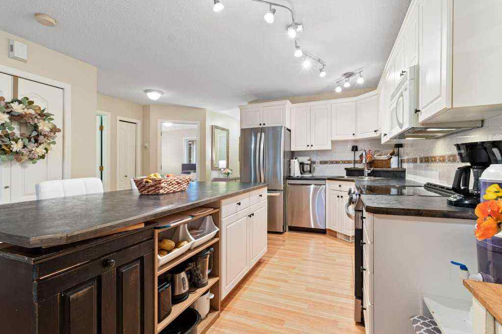 MLS® A2246027 - Unit #606 5220 50A Avenue  in Downtown Sylvan Lake, Residential