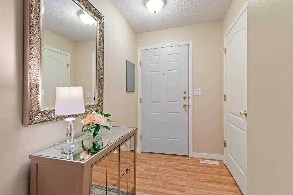 MLS® A2246027 - Unit #606 5220 50A Avenue  in Downtown Sylvan Lake, Residential