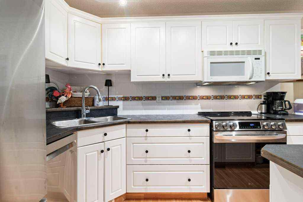 MLS® A2246027 - Unit #606 5220 50A Avenue  in Downtown Sylvan Lake, Residential
